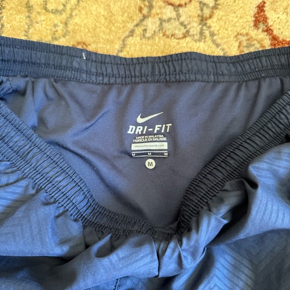 Nike Running Shorts - Picture 3 of 5